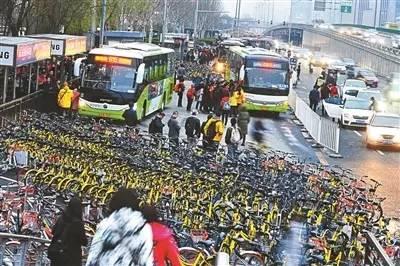 電動(dòng)自行車圍困下的大學(xué)校園新景象，電動(dòng)自行車圍困下的大學(xué)校園新景象探索