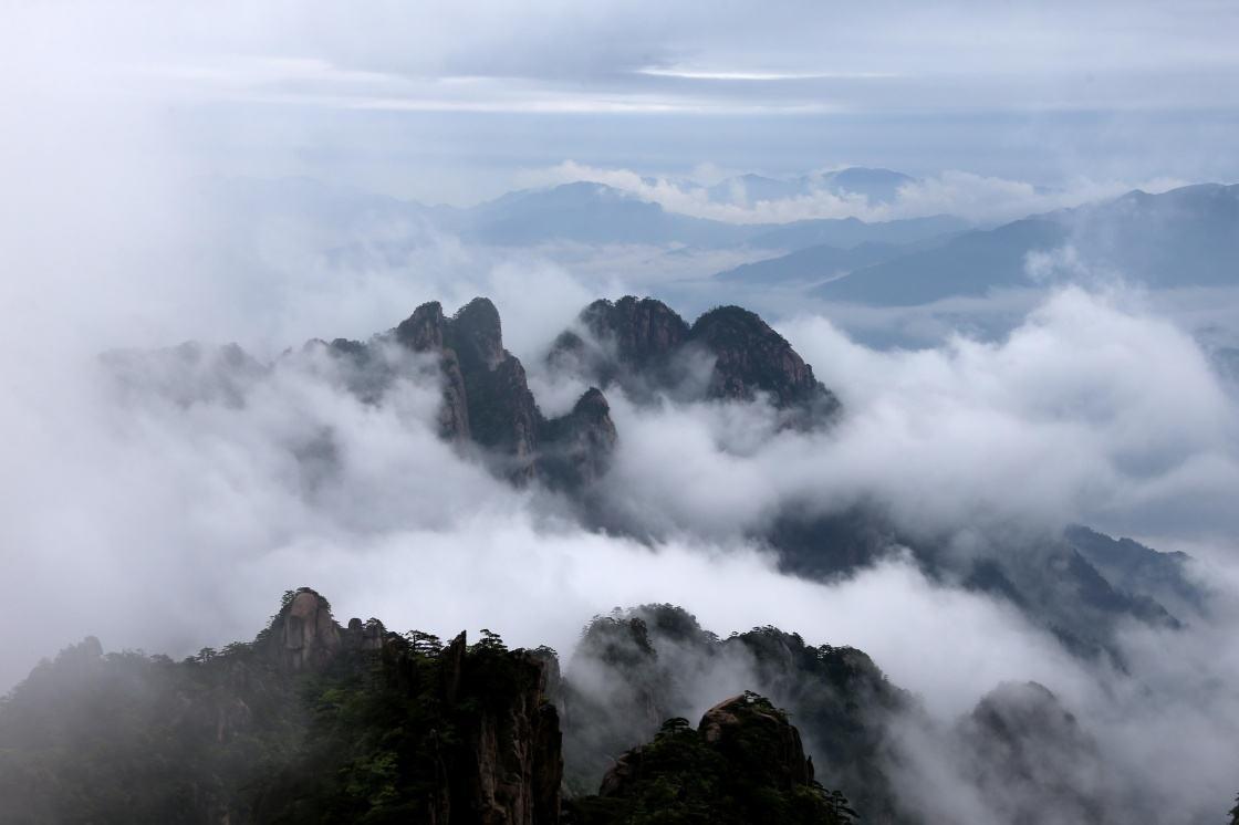 黃山，向六十歲以上老人敞開(kāi)懷抱，盡享免費(fèi)之旅，黃山向長(zhǎng)者敞開(kāi)懷抱，免費(fèi)暢游盡享美景