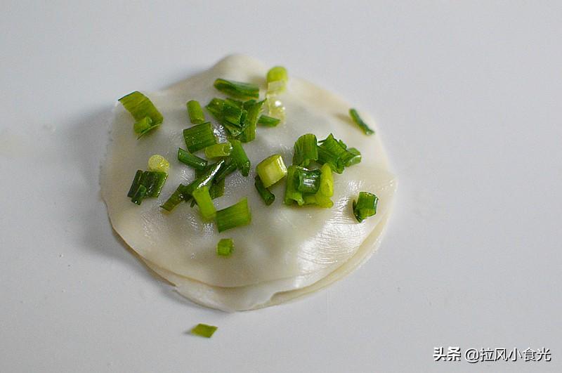 最簡單的蔥油餅做法，輕松上手，美味呈現(xiàn)，最簡單的蔥油餅制作教程，輕松上手，美味呈現(xiàn)