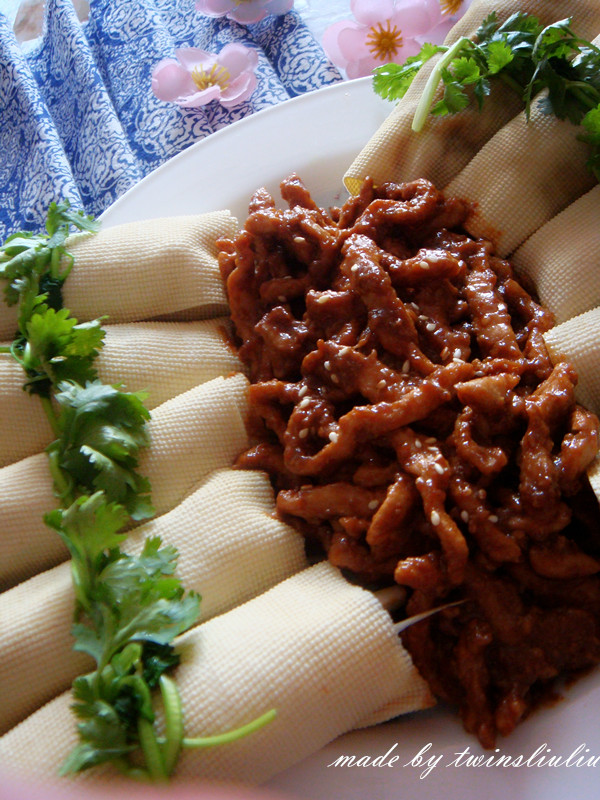 京醬肉絲，傳統(tǒng)美食的制作藝術(shù)，京醬肉絲，傳統(tǒng)美食制作的藝術(shù)精髓