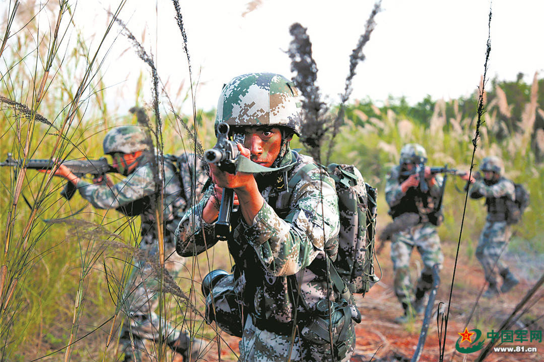 陸軍偵察兵訓(xùn)練科目，錘煉精英的戰(zhàn)斗技藝，陸軍偵察兵精英錘煉之路，戰(zhàn)斗技藝訓(xùn)練科目全解析